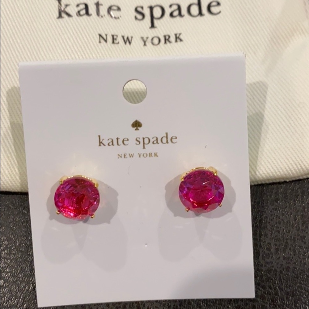 Late spade studs